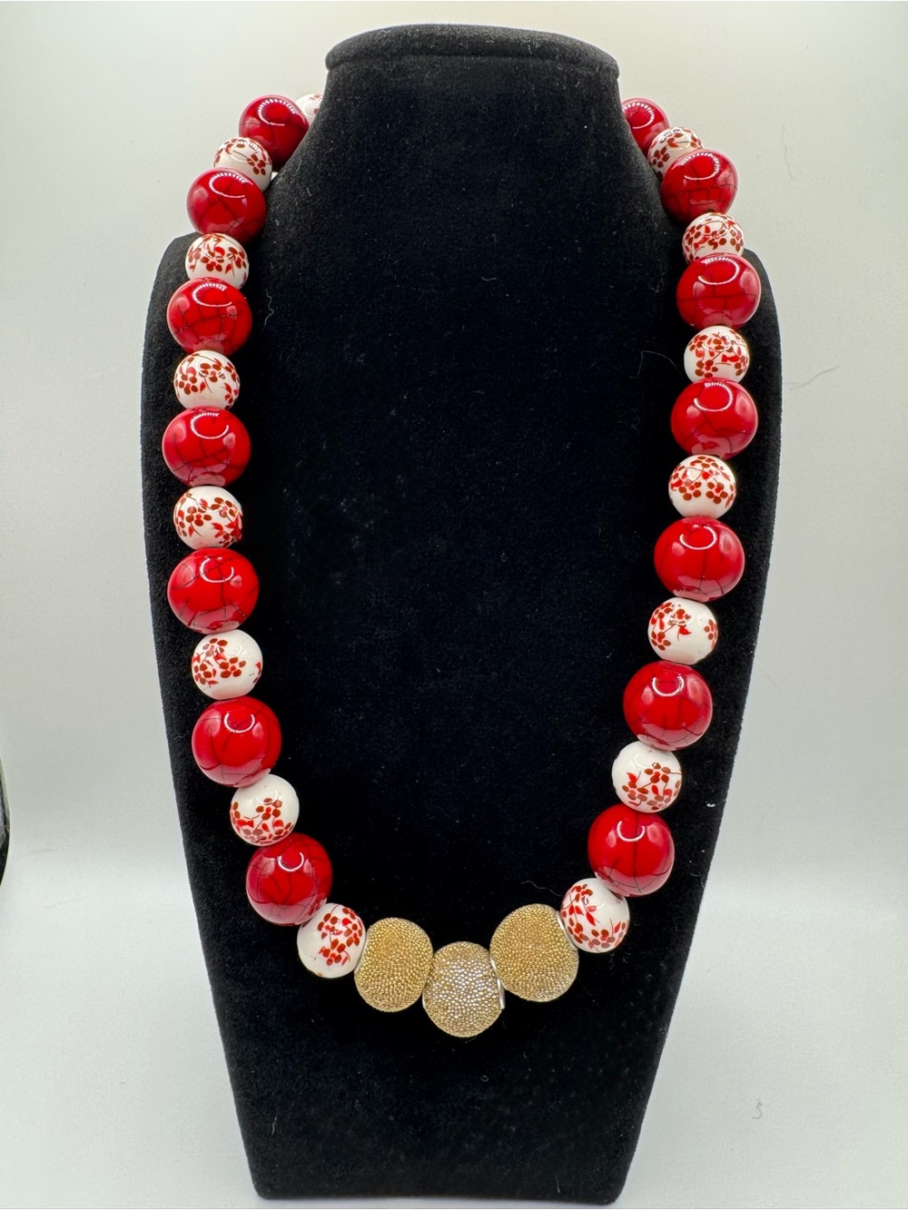 Red and White Floral Beaded Necklace with Gold Accents